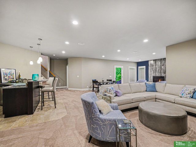 10238 N 29th Court, Omaha, NE 68122