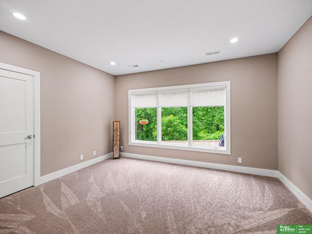 10238 N 29th Court, Omaha, NE 68122