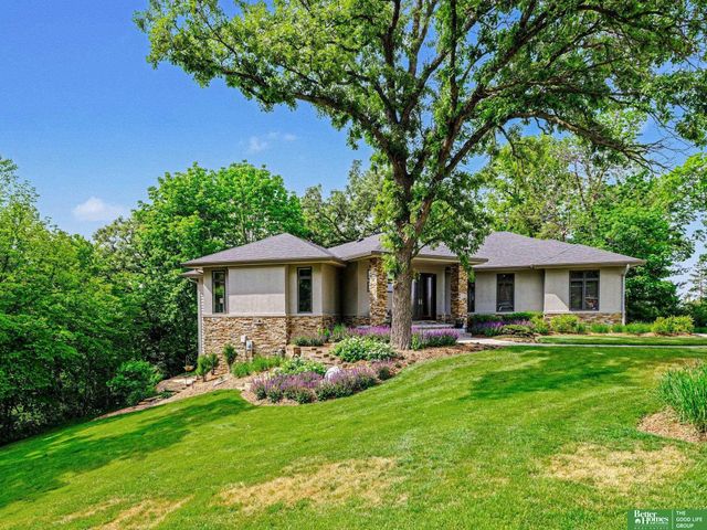 10238 N 29th Court, Omaha, NE 68122