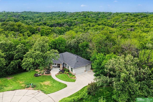 10238 N 29th Court, Omaha, NE 68122