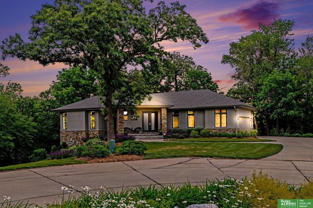 10238 N 29th Court, Omaha, NE 68122