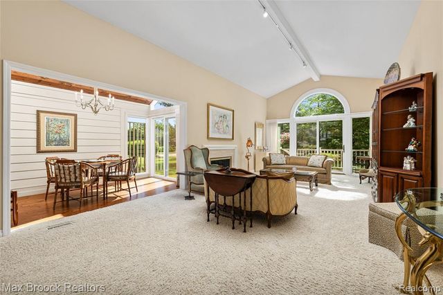 2493 Wildbrook Run, Bloomfield Hills, MI 48304