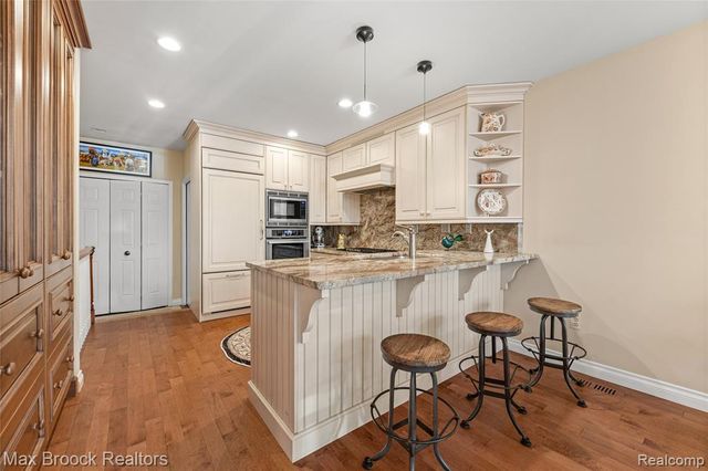 2493 Wildbrook Run, Bloomfield Hills, MI 48304