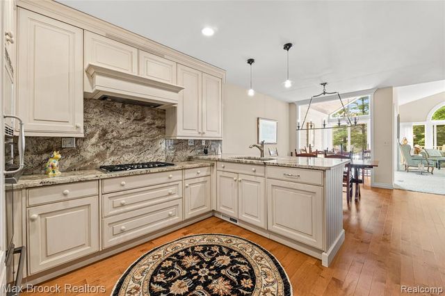 2493 Wildbrook Run, Bloomfield Hills, MI 48304