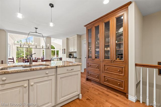 2493 Wildbrook Run, Bloomfield Hills, MI 48304