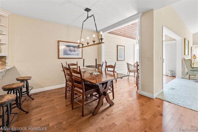 2493 Wildbrook Run, Bloomfield Hills, MI 48304