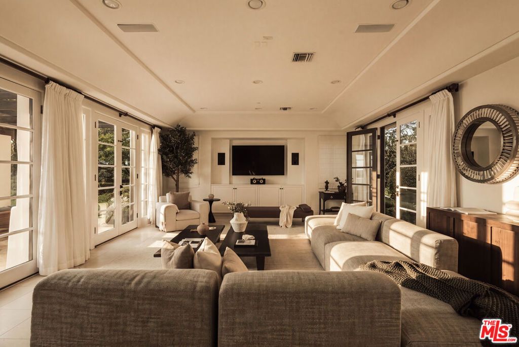 2481 Summitridge Drive, Beverly Hills, CA 90210 — photo 4