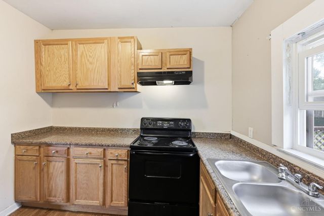 1620 De Armand Avenue, North College Hill, OH 45239