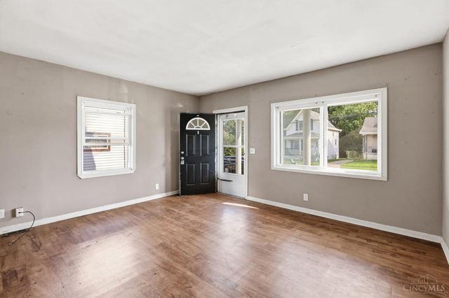 1620 De Armand Avenue, North College Hill, OH 45239