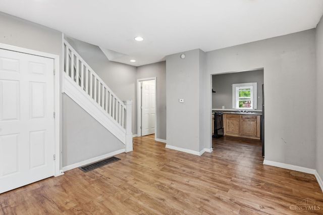 1620 De Armand Avenue, North College Hill, OH 45239