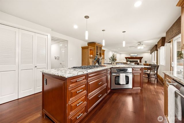 31717 37th Avenue SW, Federal Way, WA 98023