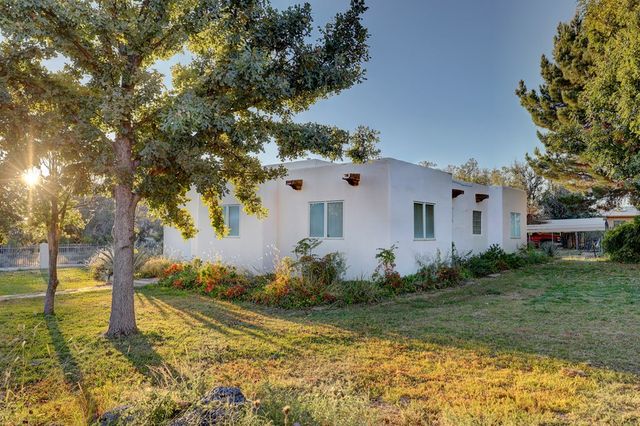 801 W 3rd St, Marfa, TX 79843