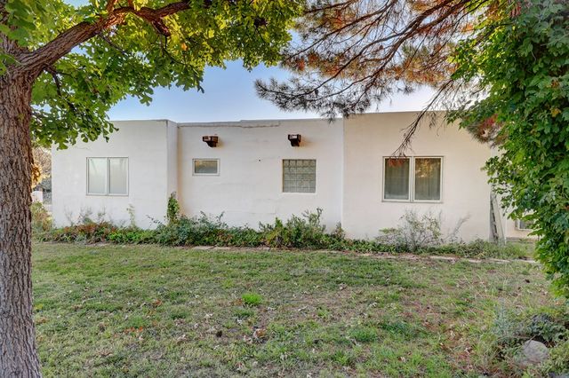 801 W 3rd St, Marfa, TX 79843