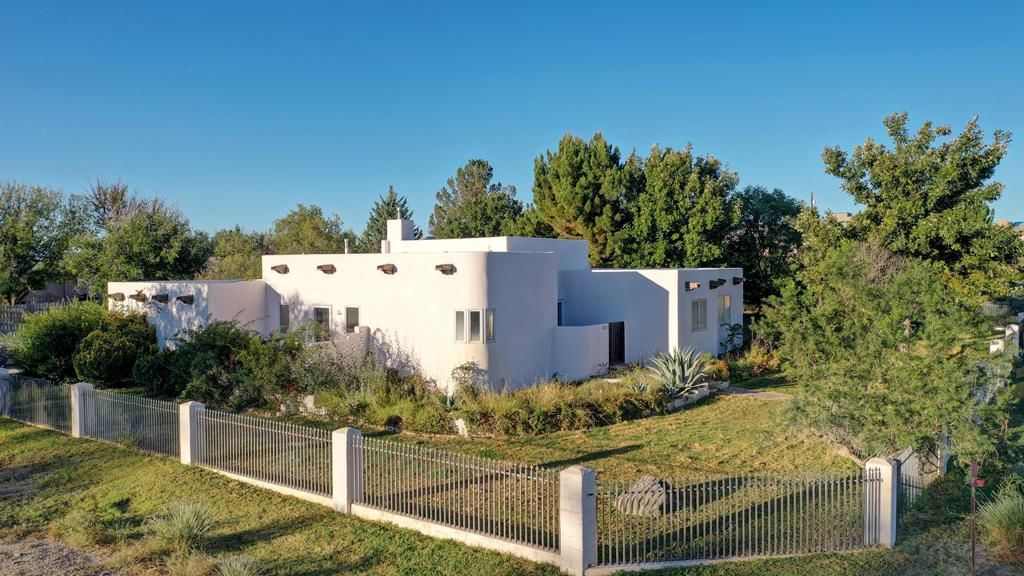 801 W 3rd St, Marfa, TX 79843