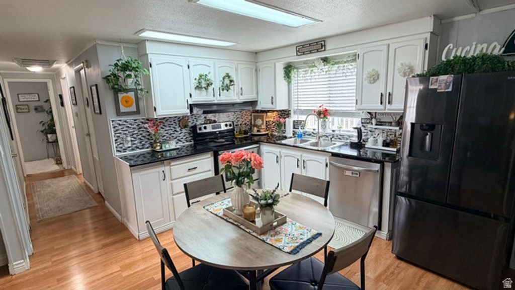 Image 7 of property listing at 5075 W 4700 S #55, Kearns, UT 84118