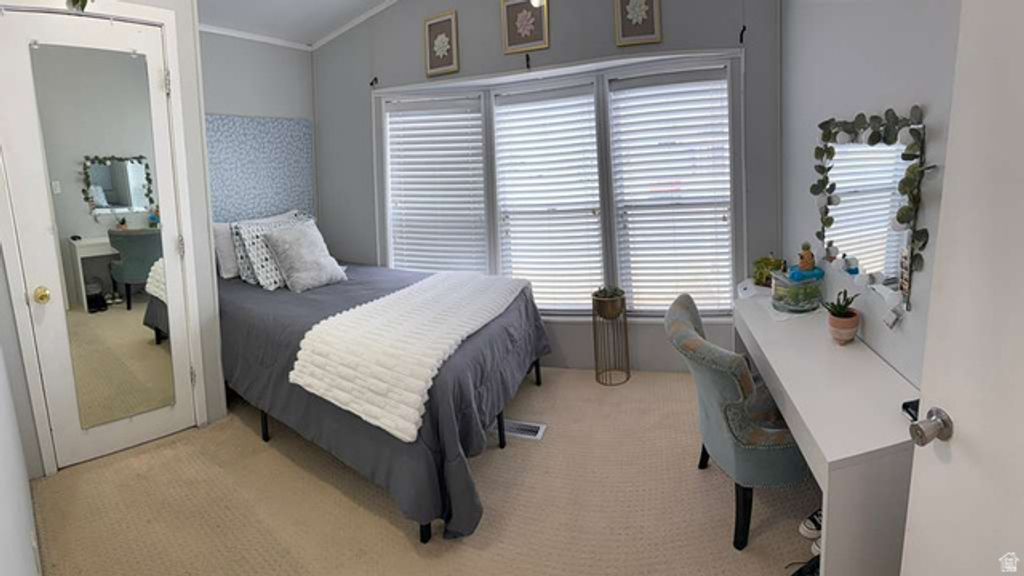 Image 9 of property listing at 5075 W 4700 S #55, Kearns, UT 84118