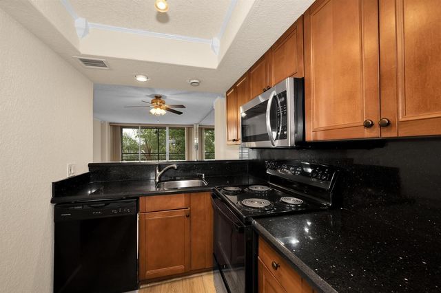 118 Royal Park Drive 4G, Oakland Park, FL 33309