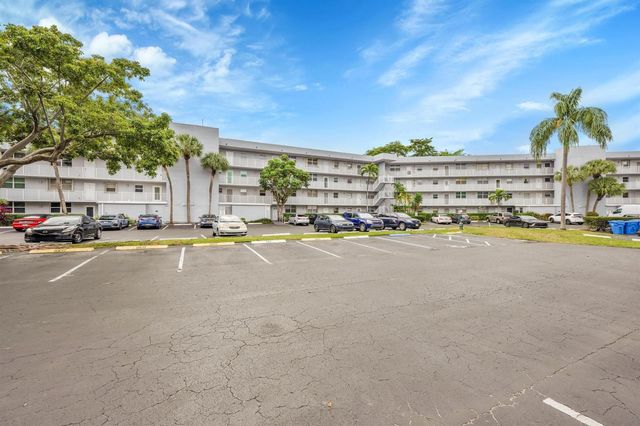 118 Royal Park Drive 4G, Oakland Park, FL 33309