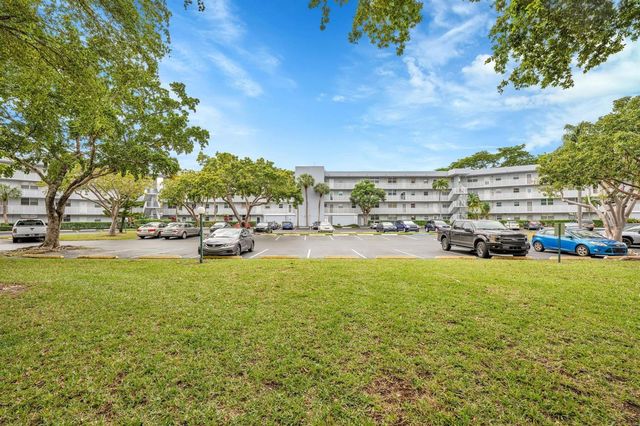 118 Royal Park Drive 4G, Oakland Park, FL 33309