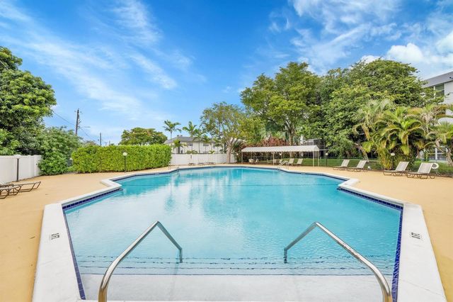 118 Royal Park Drive 4G, Oakland Park, FL 33309