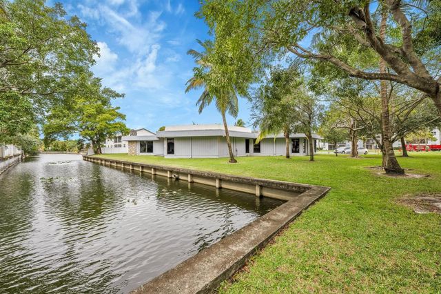 118 Royal Park Drive 4G, Oakland Park, FL 33309
