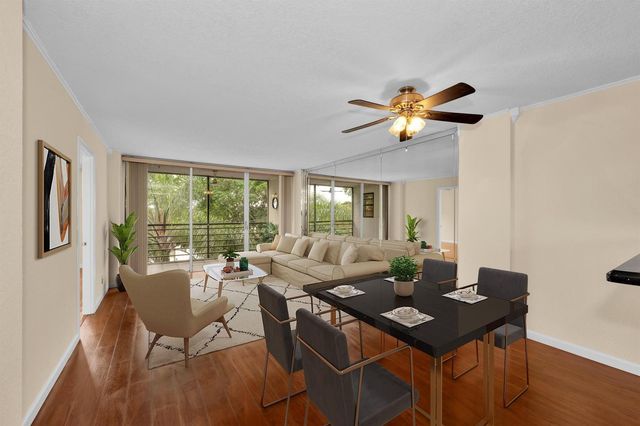 118 Royal Park Drive 4G, Oakland Park, FL 33309