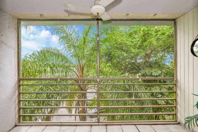118 Royal Park Drive 4G, Oakland Park, FL 33309