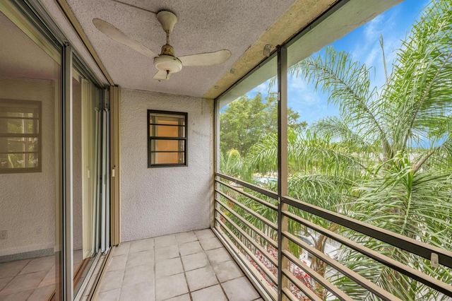 118 Royal Park Drive 4G, Oakland Park, FL 33309