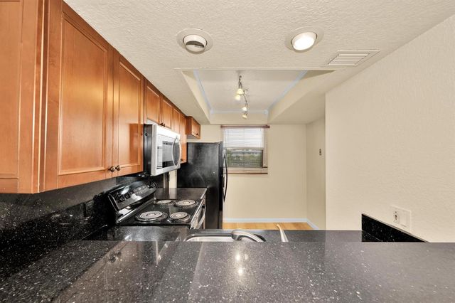 118 Royal Park Drive 4G, Oakland Park, FL 33309