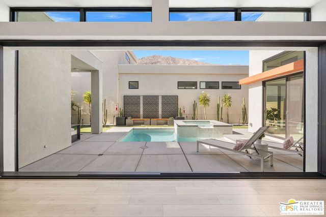 190 Obsidian Loop, Palm Springs, CA 92264