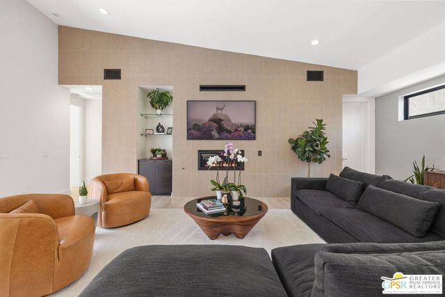 190 Obsidian Loop, Palm Springs, CA 92264