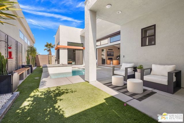 190 Obsidian Loop, Palm Springs, CA 92264