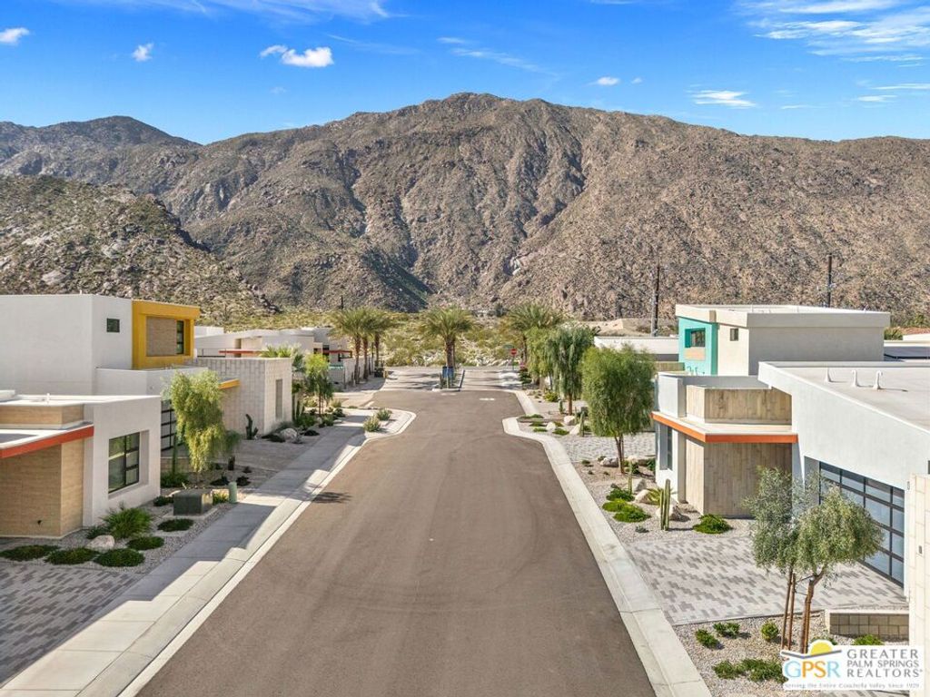Image 10 of property listing at 190 Obsidian Loop, Palm Springs, CA 92264