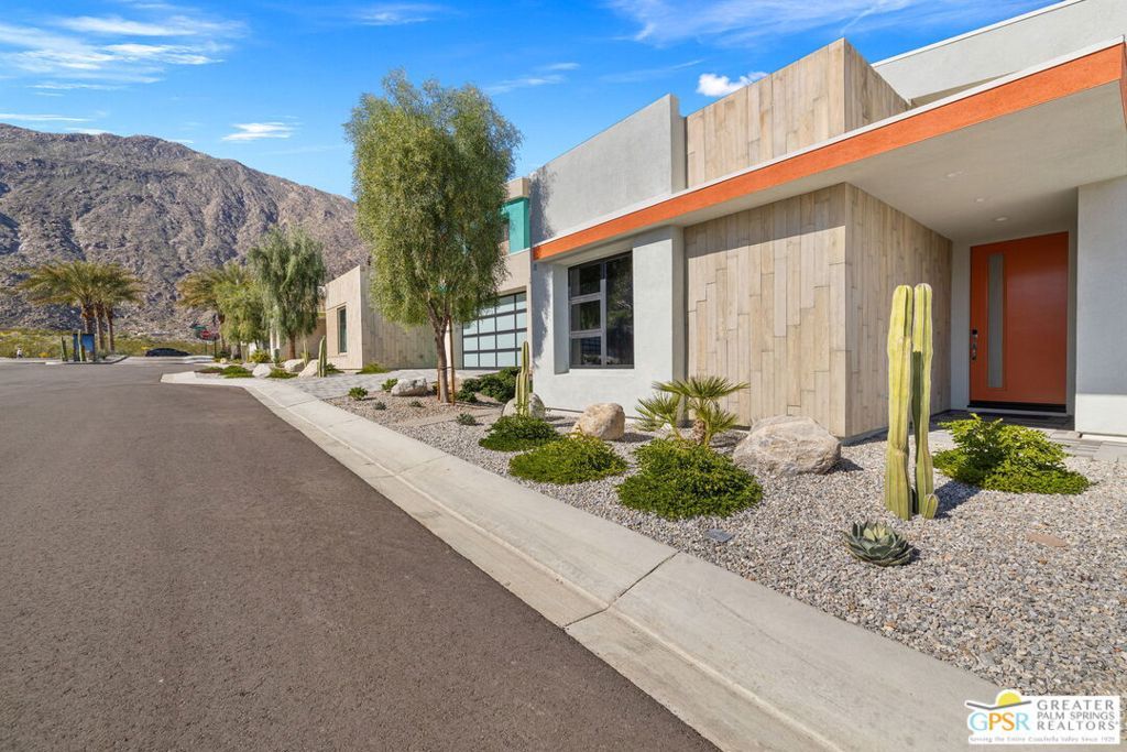 Image 12 of property listing at 190 Obsidian Loop, Palm Springs, CA 92264