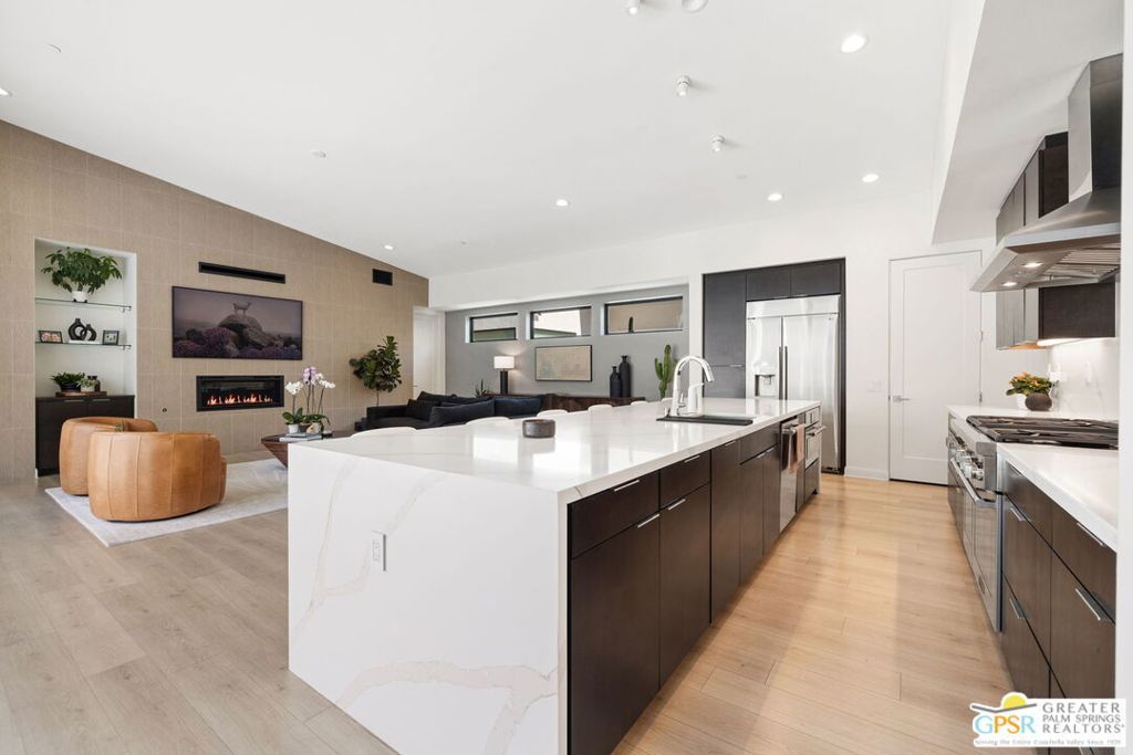 Image 17 of property listing at 190 Obsidian Loop, Palm Springs, CA 92264