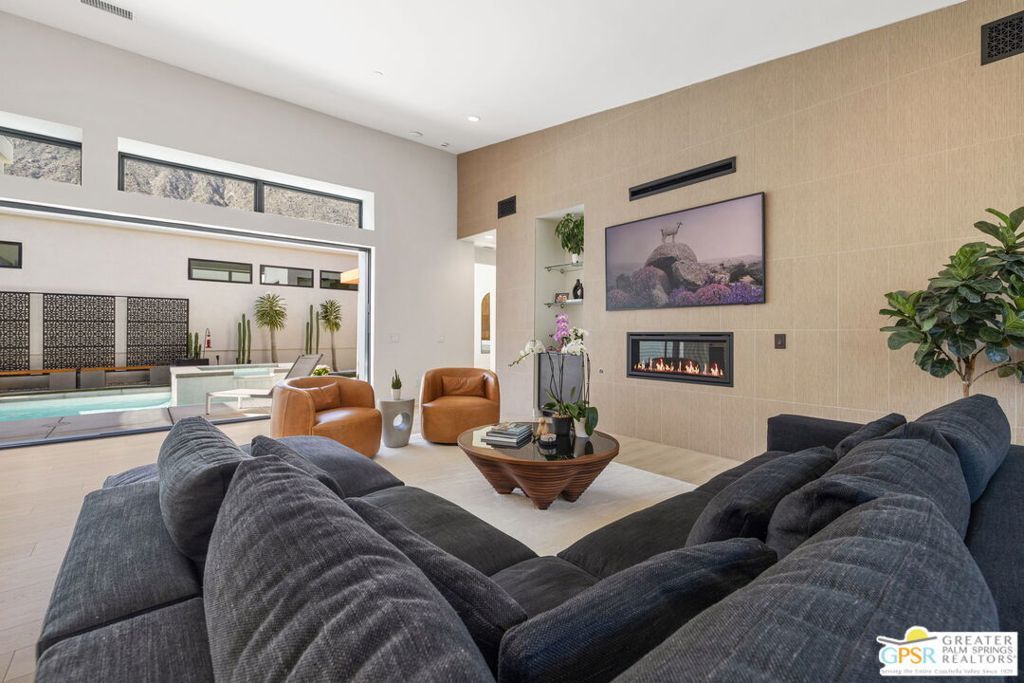 Image 21 of property listing at 190 Obsidian Loop, Palm Springs, CA 92264