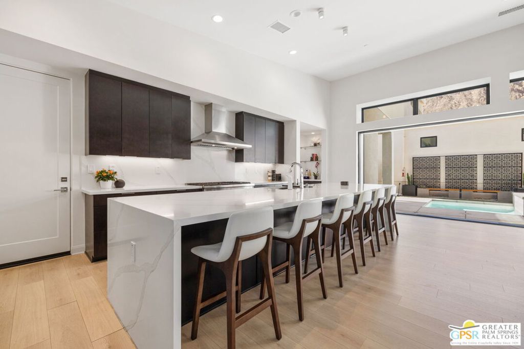 Image 4 of property listing at 190 Obsidian Loop, Palm Springs, CA 92264