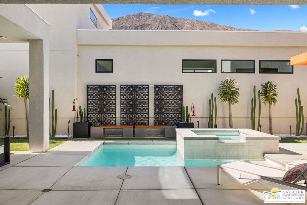 Image 5 of property listing at 190 Obsidian Loop, Palm Springs, CA 92264