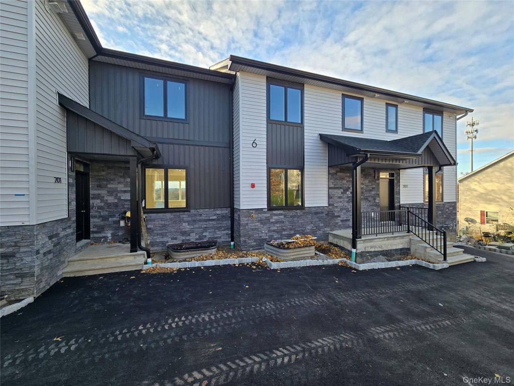 6 Milla Lane, Spring Valley, NY 10977