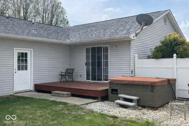 1010 Louise Court, Seymour, IN 47274