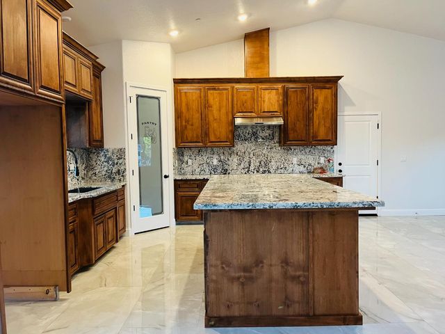 25791 Pickford Drive, Madera, CA 93638