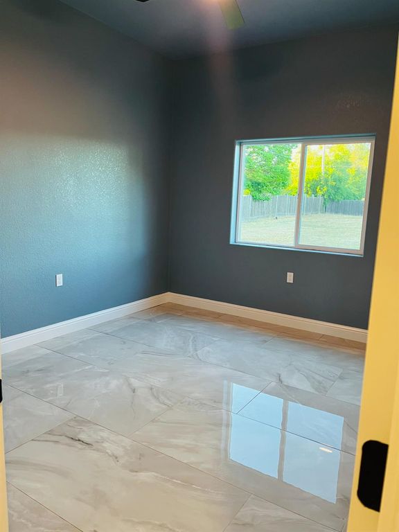 Image 14 of property listing at 25791 Pickford Drive, Madera, CA 93638