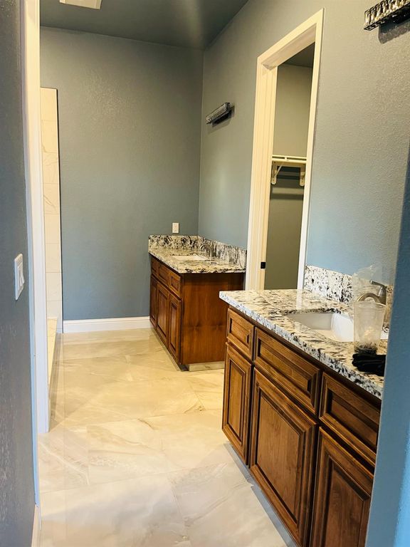 Image 18 of property listing at 25791 Pickford Drive, Madera, CA 93638