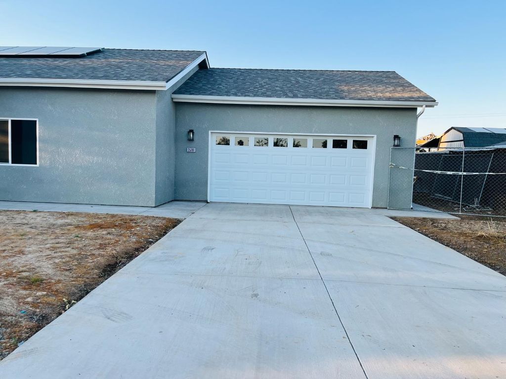Image 2 of property listing at 25791 Pickford Drive, Madera, CA 93638