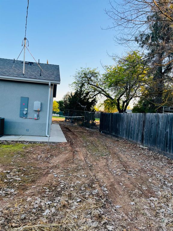 Image 24 of property listing at 25791 Pickford Drive, Madera, CA 93638