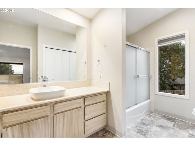 3601 E 11TH St, Vancouver, WA 98661