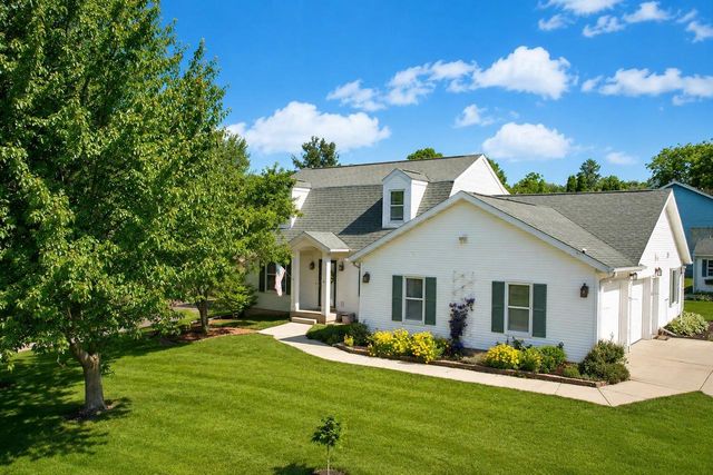 10904 Smokey Mountain Trail, Blue Mounds, WI 53517