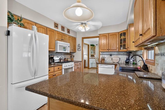 10904 Smokey Mountain Trail, Blue Mounds, WI 53517
