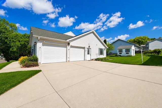 10904 Smokey Mountain Trail, Blue Mounds, WI 53517