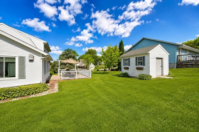 10904 Smokey Mountain Trail, Blue Mounds, WI 53517